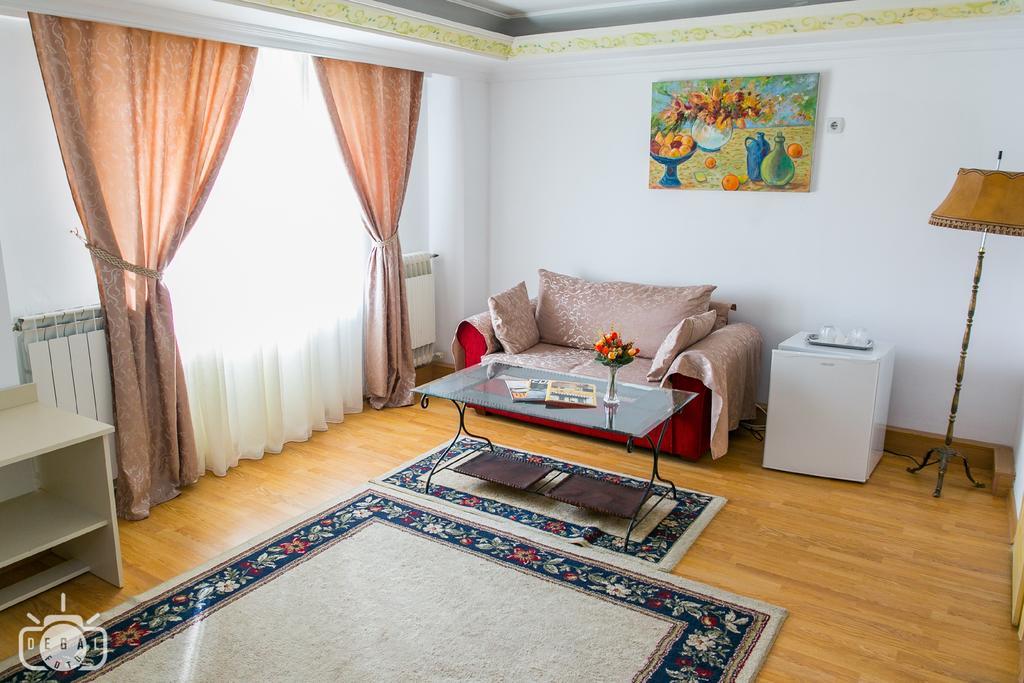 Villa Tamara Bucharest Room photo