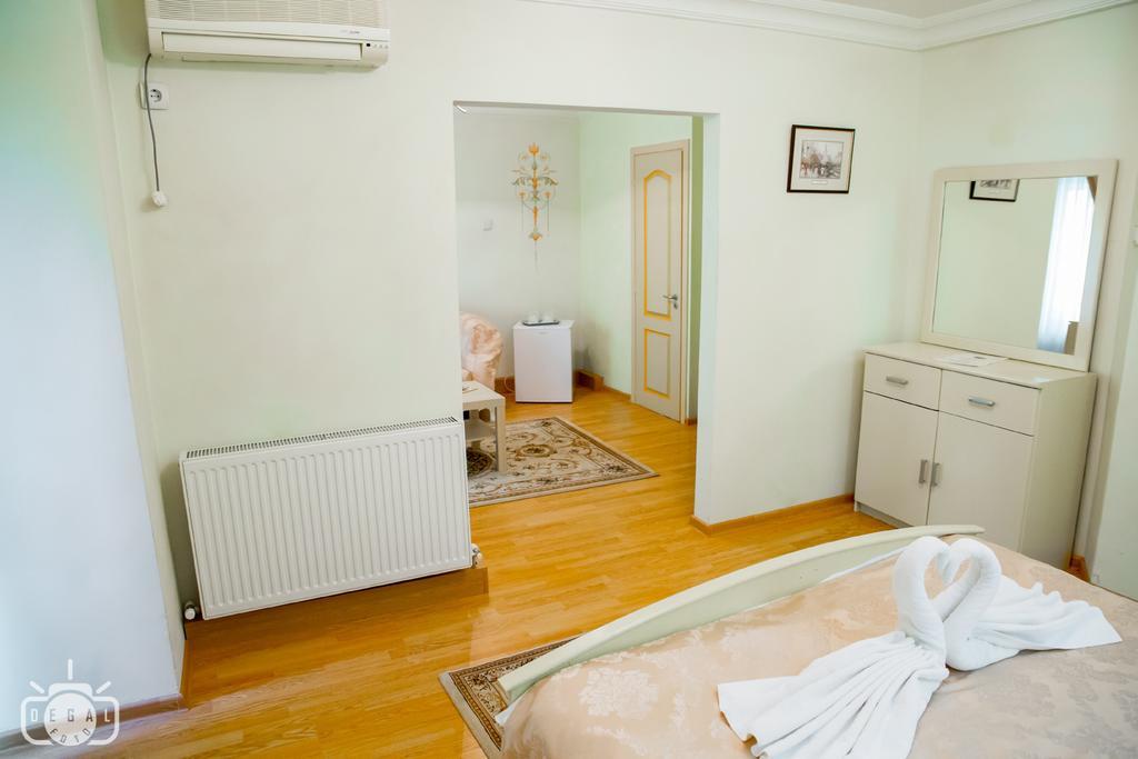 Villa Tamara Bucharest Room photo